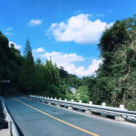 Wudangshan Tianle Hotel Shiyan  Экстерьер фото